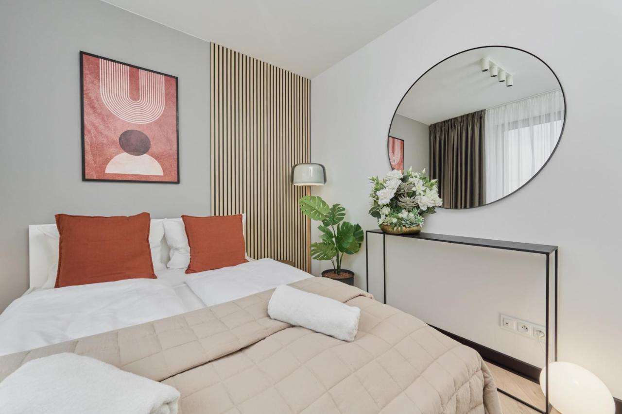 Wroclavia Apartments Dyrekcyjna By Noclegi Renters Wroclaw Dış mekan fotoğraf