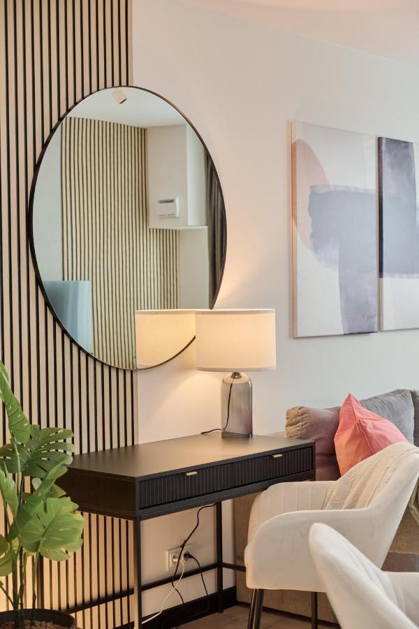 Wroclavia Apartments Dyrekcyjna By Noclegi Renters Wroclaw Dış mekan fotoğraf