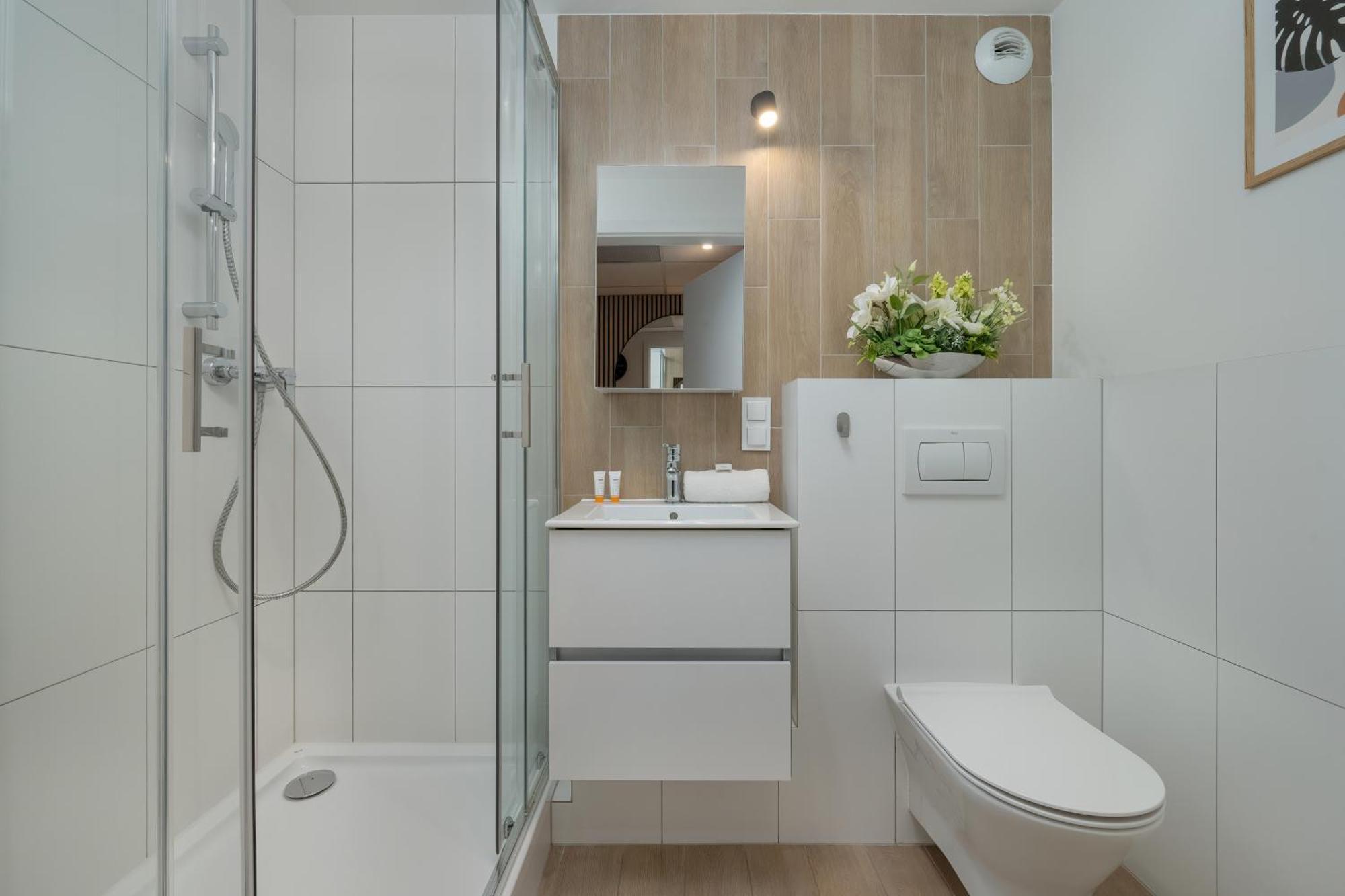 Wroclavia Apartments Dyrekcyjna By Noclegi Renters Wroclaw Dış mekan fotoğraf